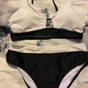 NWOT CUPSHI Bikini